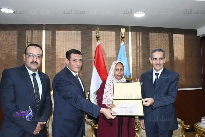 محافظ الغربية ورئيس الجهاز التنفيذي للهيئة العامة لتعليم الكبار1