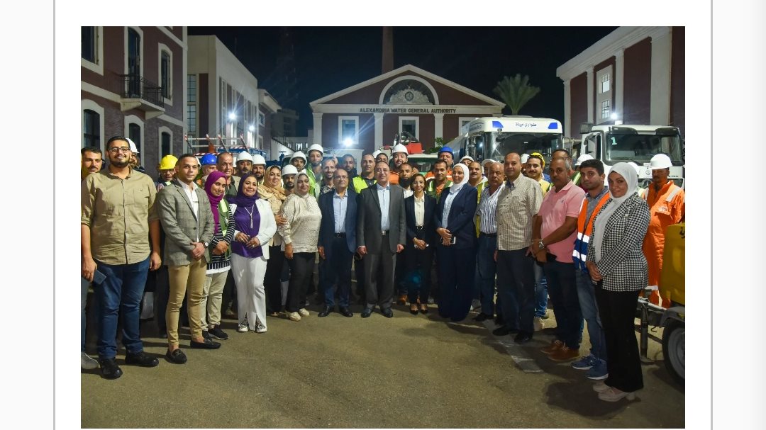 محافظ الاسكندرية في محطة مياه باب شرقي