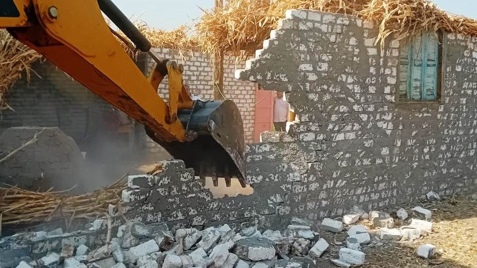 جانب من حملات الإزالة بسوهاج جانب من حملات الإزالة بسوهاج