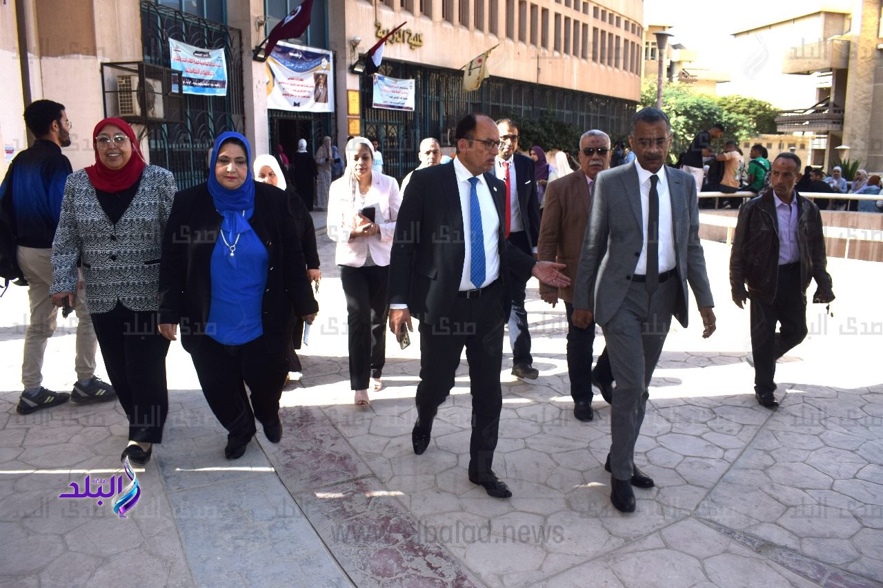 رئيس جامعة حلوان يتفقد كلية التمريض 