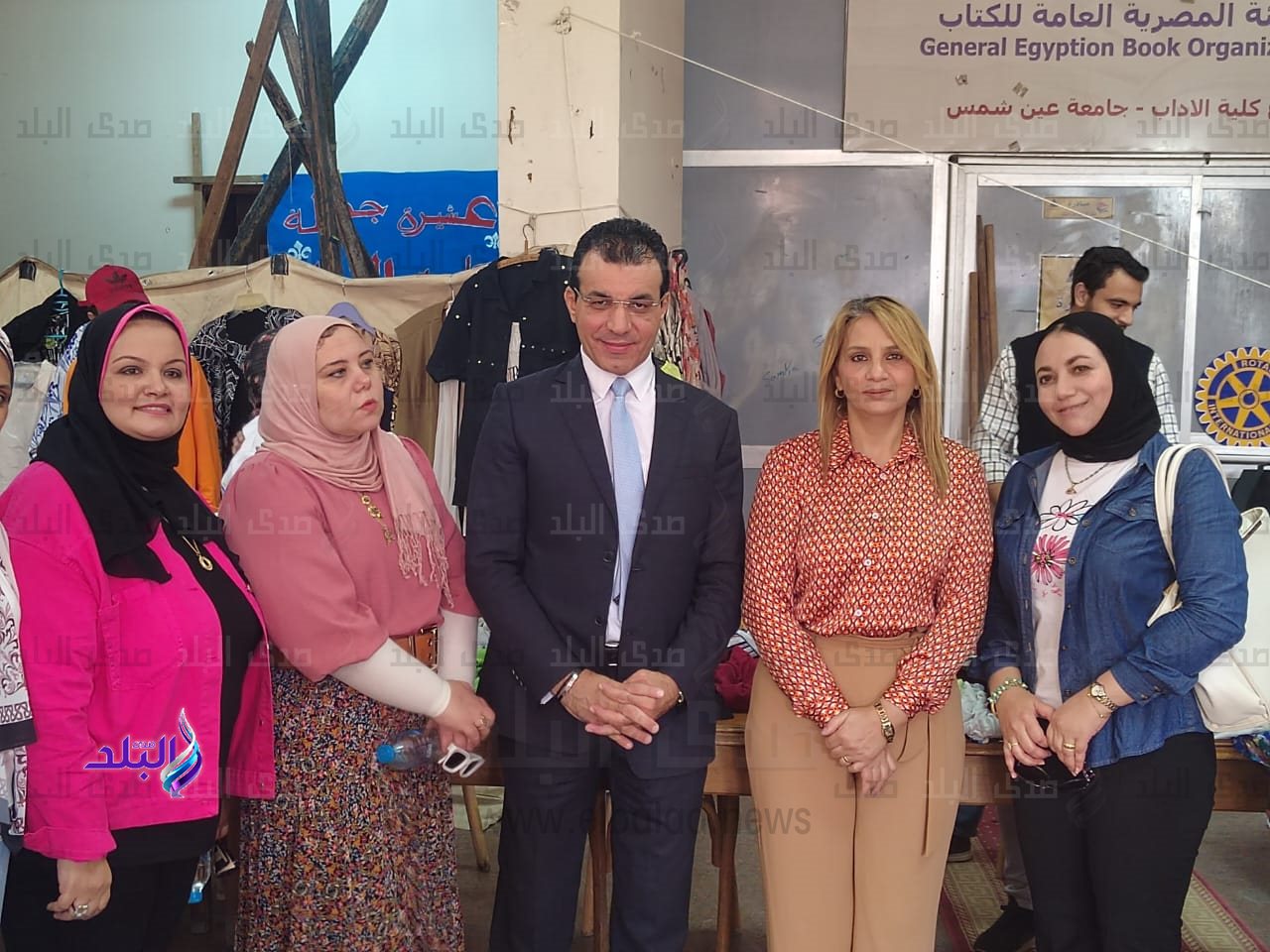 المعرض الخيرى للملابس للطلاب بجامعة عين شمس 