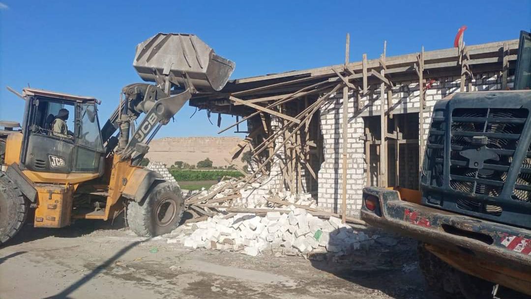 إزالة التعديات على الأراضي الزراعية 