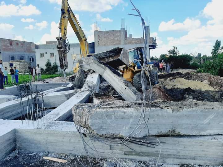 إزالة التعديات بالبحيرة