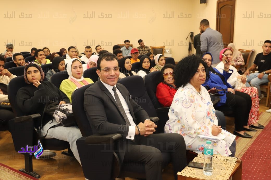 فعاليات ندوة صحتك تهمنا بكلية الاداب 