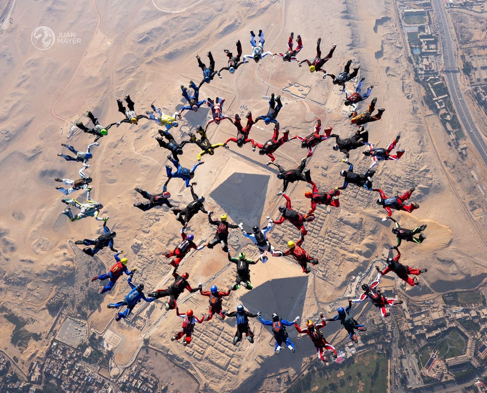 القفز بالمظلات 