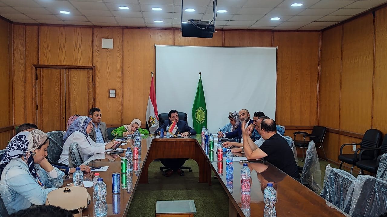 خلال اجتماع اللجنة الاقتصادية