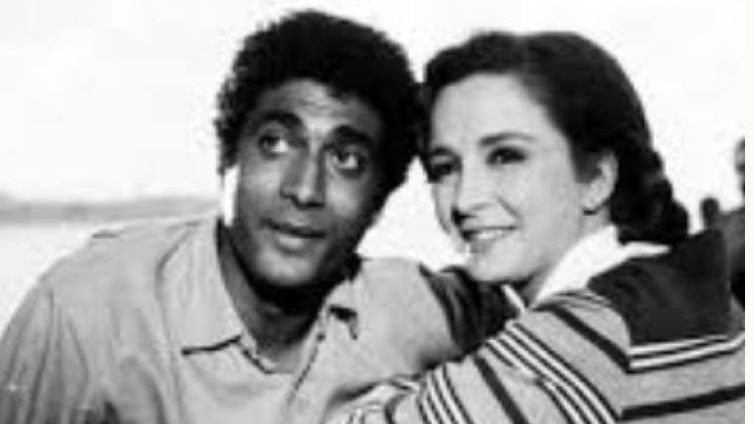 أحمد زكى ونجلاء فتحى 