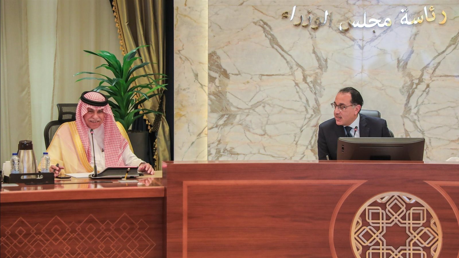 رئيس الوزراء مع وزير الاستثمار السعودي
