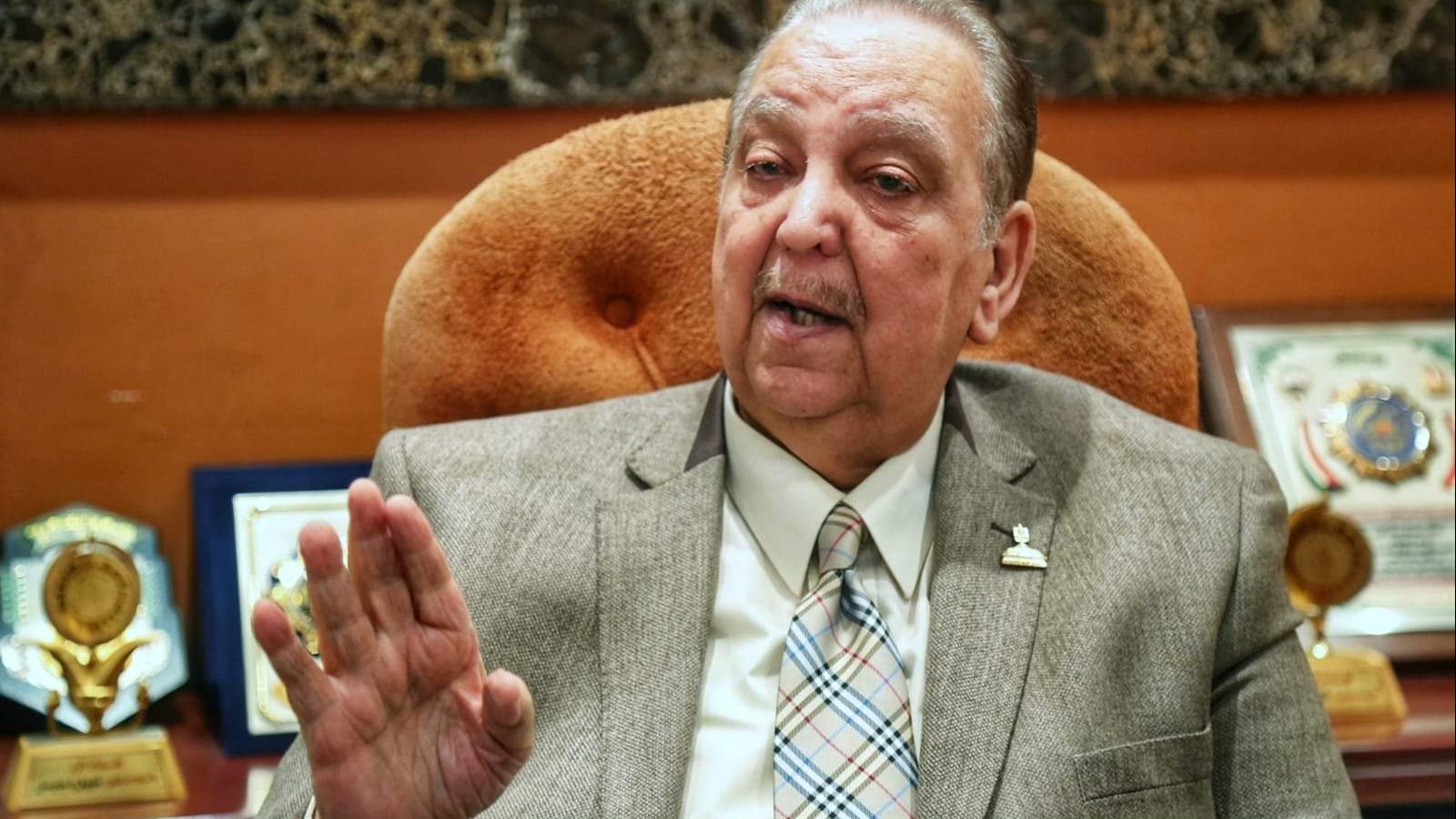  الدكتور نبيل دعبس رئيس لجنة التعليم بمجلس الشيوخ