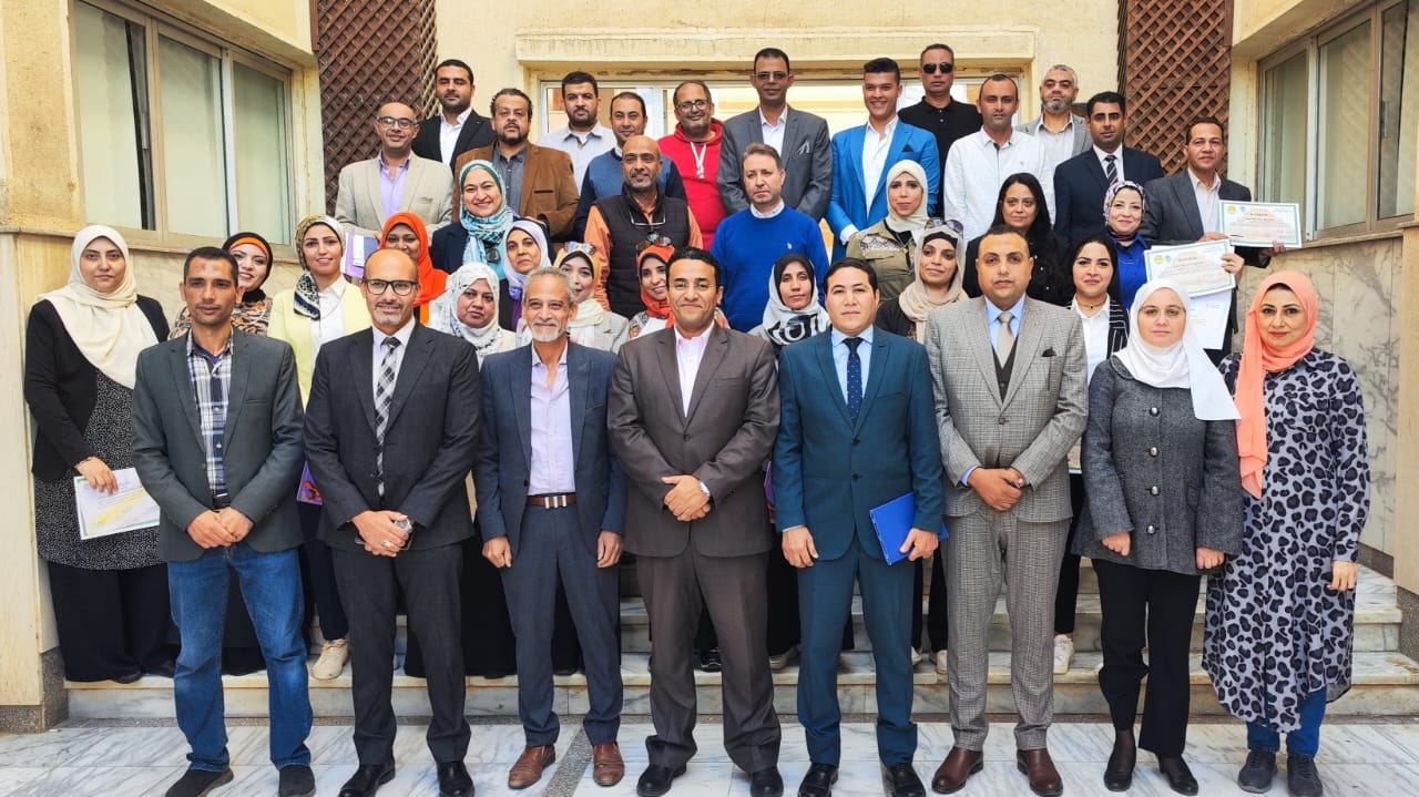 خريجي الدورات التدريبية بمركز سقارة  خريجي الدورات التدريبية بمركز سقارة