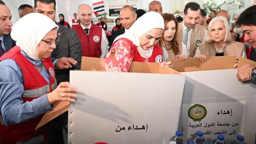 تجهيزات قافلة المساعدات 