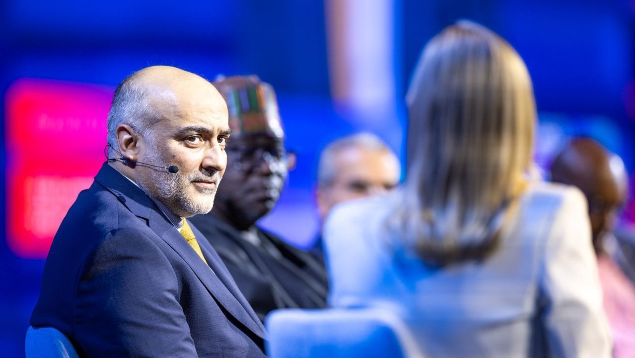 جانب من القمه