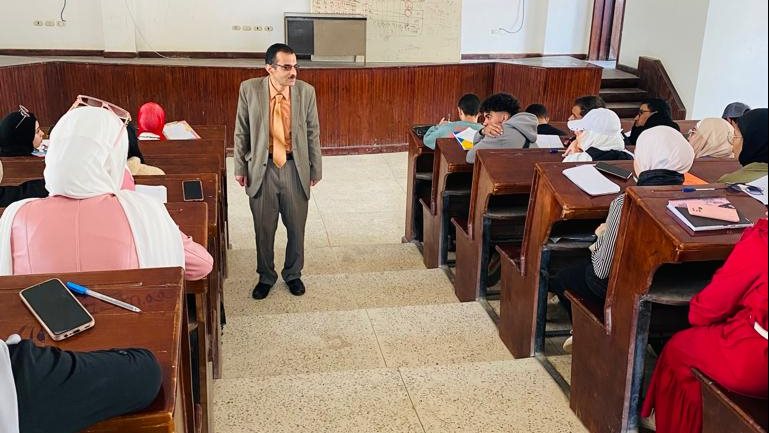 لقاء توعوي لطلاب آداب العريش