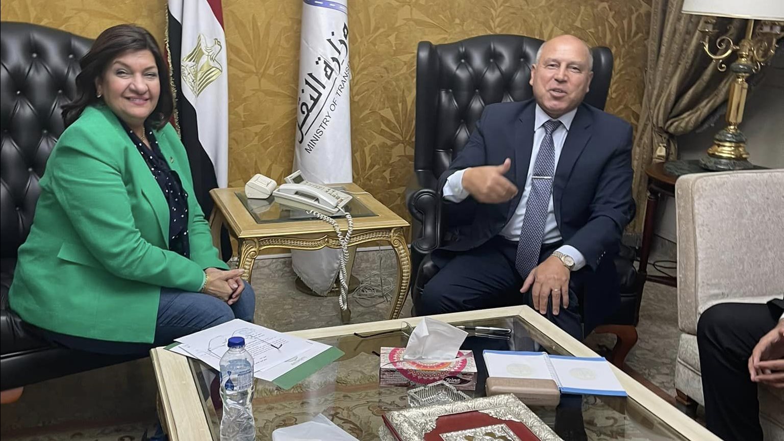 اللواء كامل الوزير وزير النقل والنائبة ايفلين متى