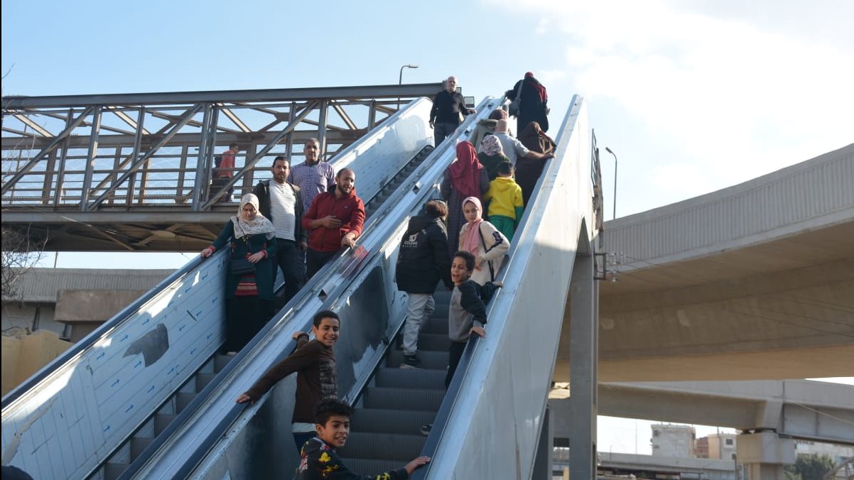 السلم الكهربائي 