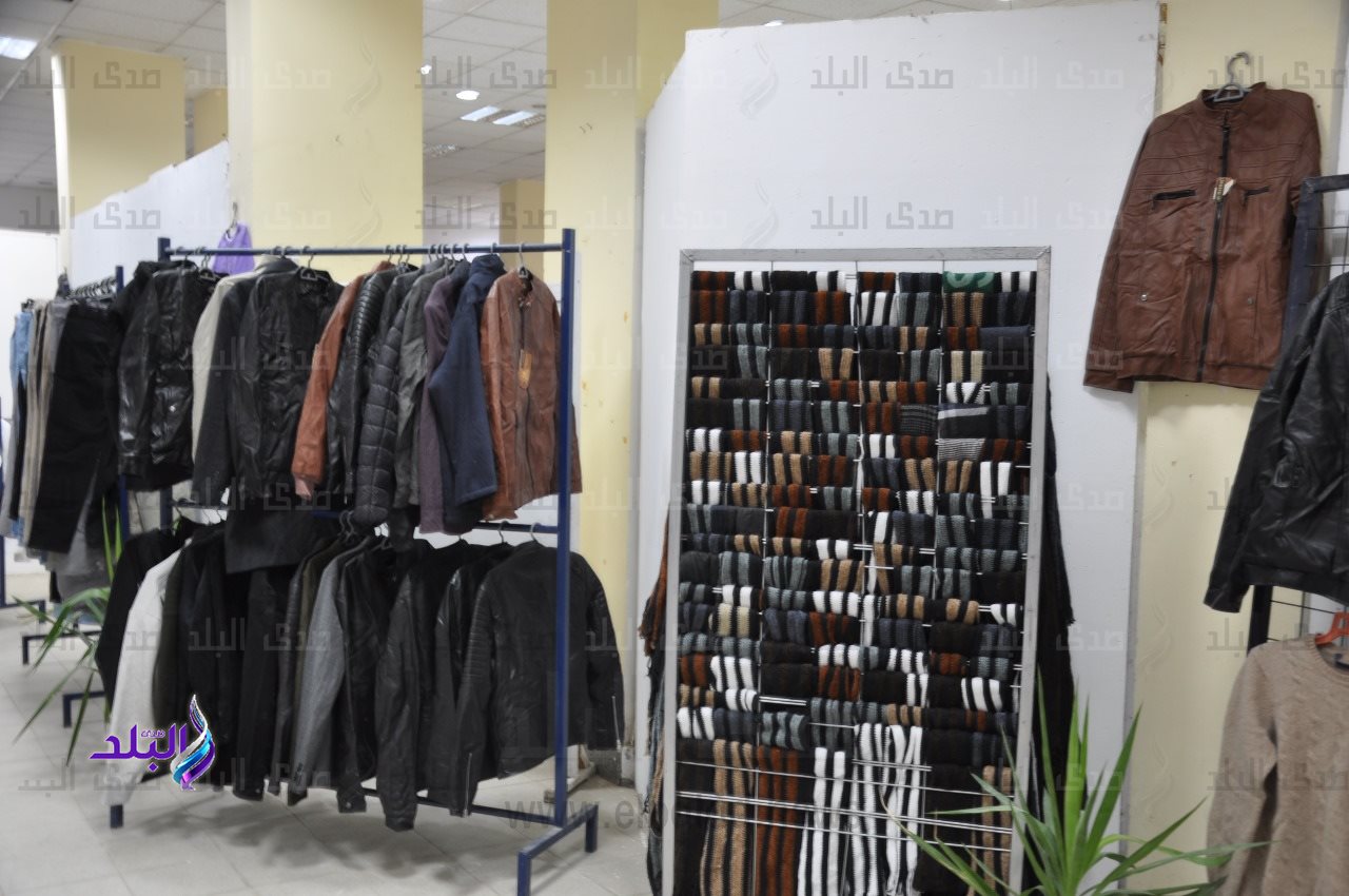 جامعة حلوان تنظم المعرض الخيرى لطلاب الجامعة بالتعاون مع بنك الكساء المصري