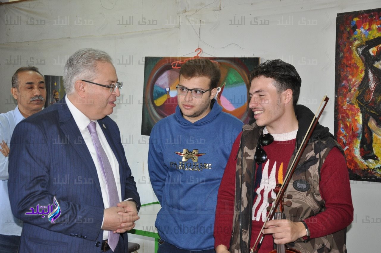 جامعة حلوان تنظم المعرض الخيرى لطلاب الجامعة بالتعاون مع بنك الكساء المصري