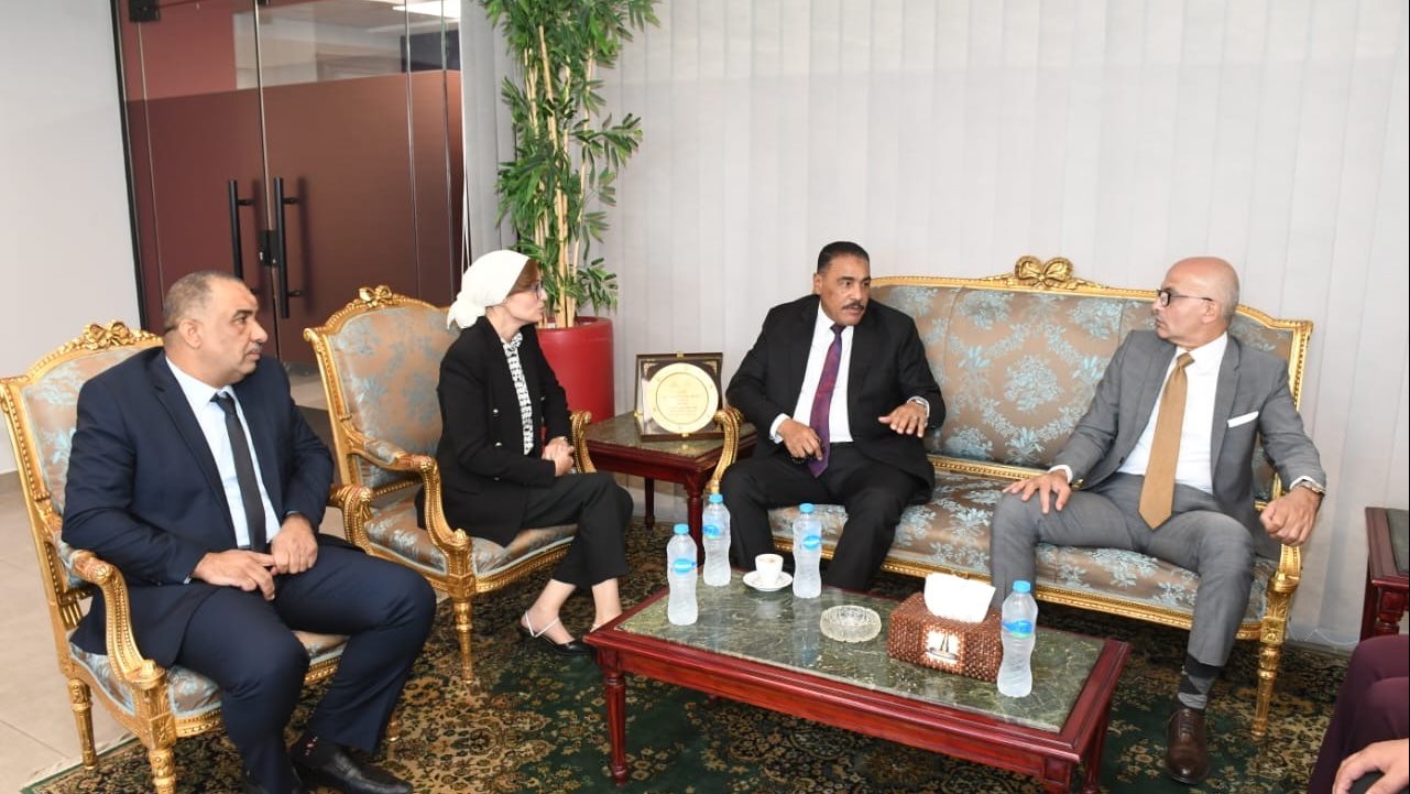 جامعة عين شمس 