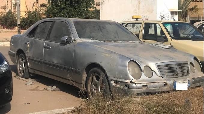 سيارة
