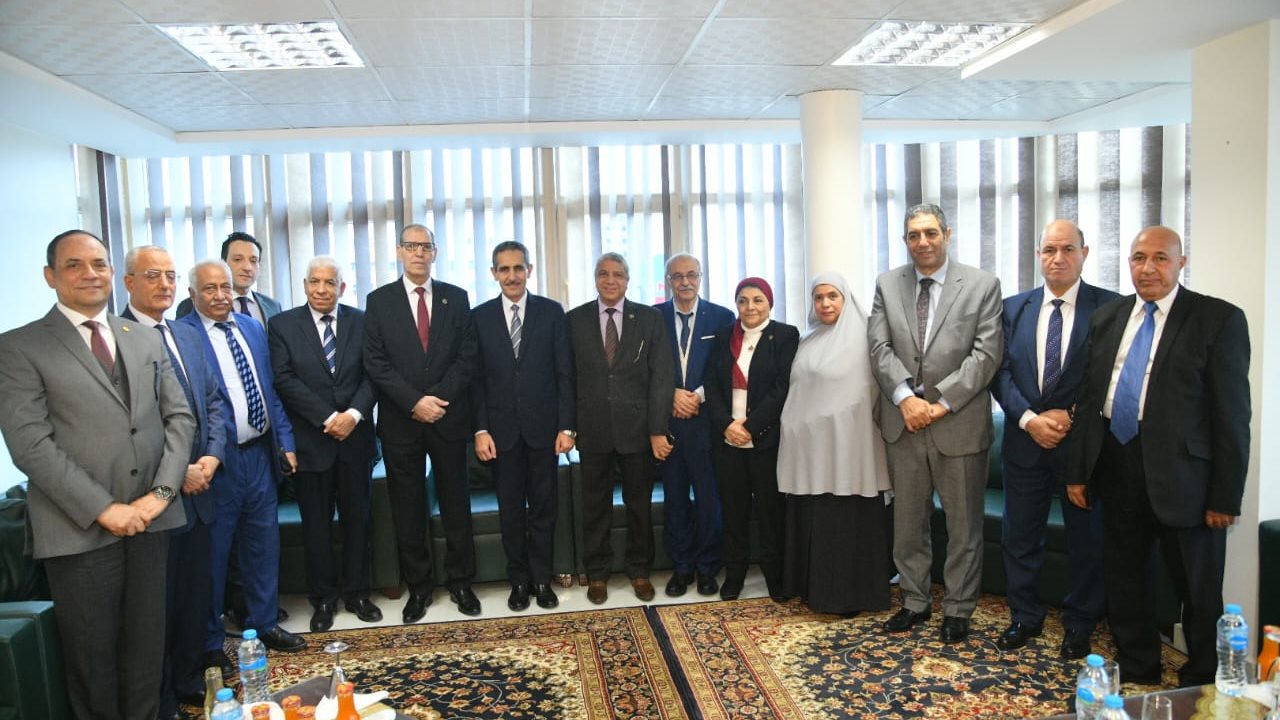 محافظ الغربية 
