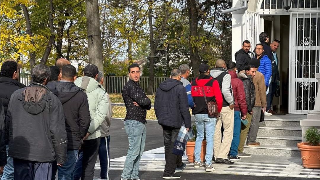 أبناء الجالية المصرية يتوافدون للتصويت فى صربيا 