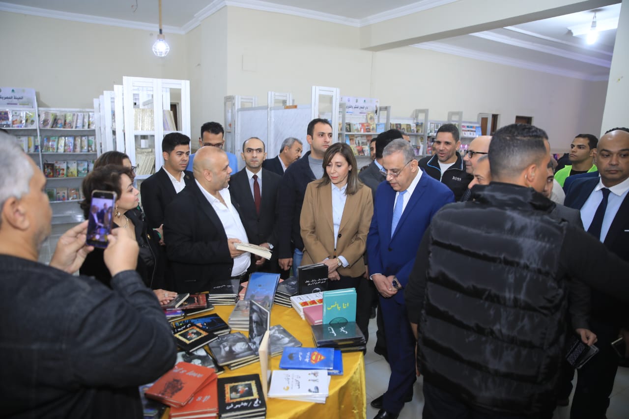 وزيرة الثقافة