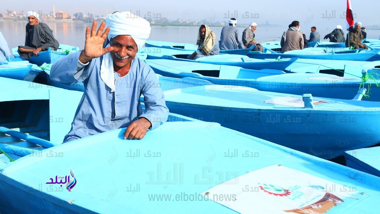 300 مركب صيد يتالٱلآ بنيل الاقصر... والصيادين شكرا ياريس