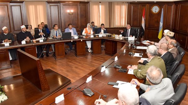 محافظ الاسكندرية يناقش استعدادات الانتخابات الرئاسية
