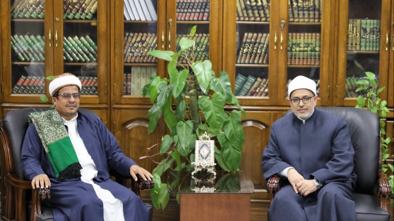 رئيس جامعة الوسطية اليمنية