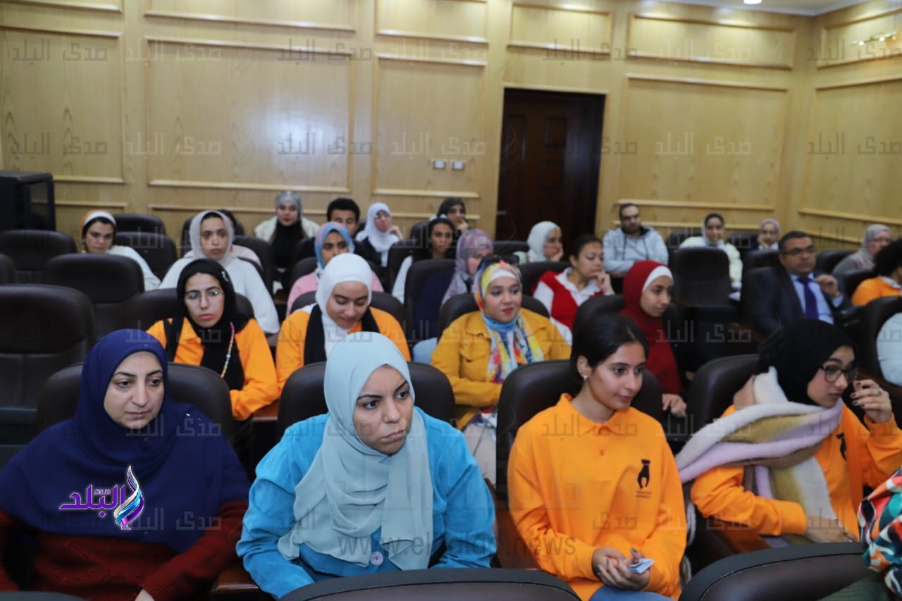 ندوة بكلية الصيدلة جامعة عين شمس3