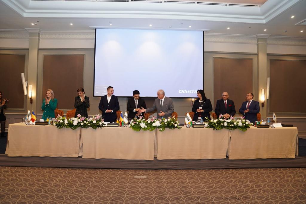 نائب وزير السياحة والآثار 