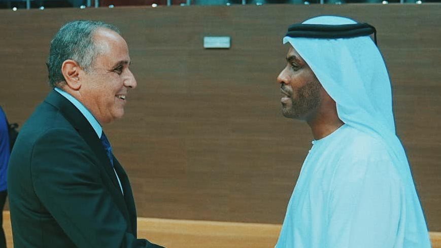 رئيس الاتحاد الإماراتي يحضر مران «رجال يد الأهلي» في الفجيرة