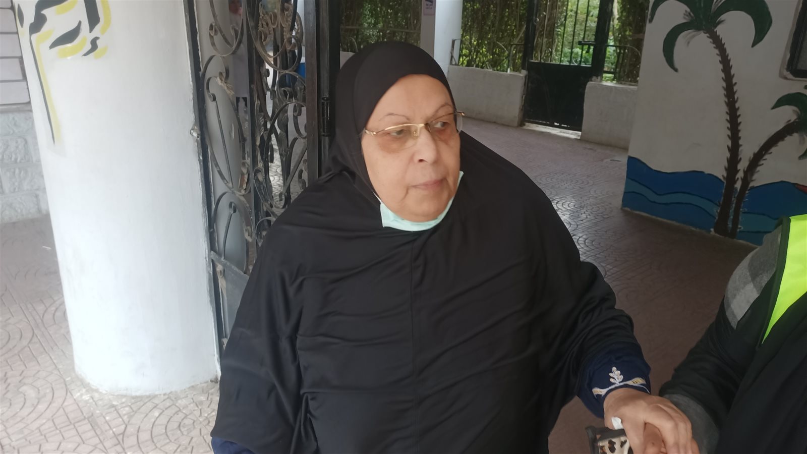 السيدة المسنة