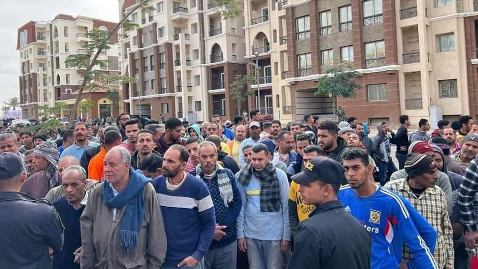 حشود أمام لجان الانتخابات الرئاسية 2024