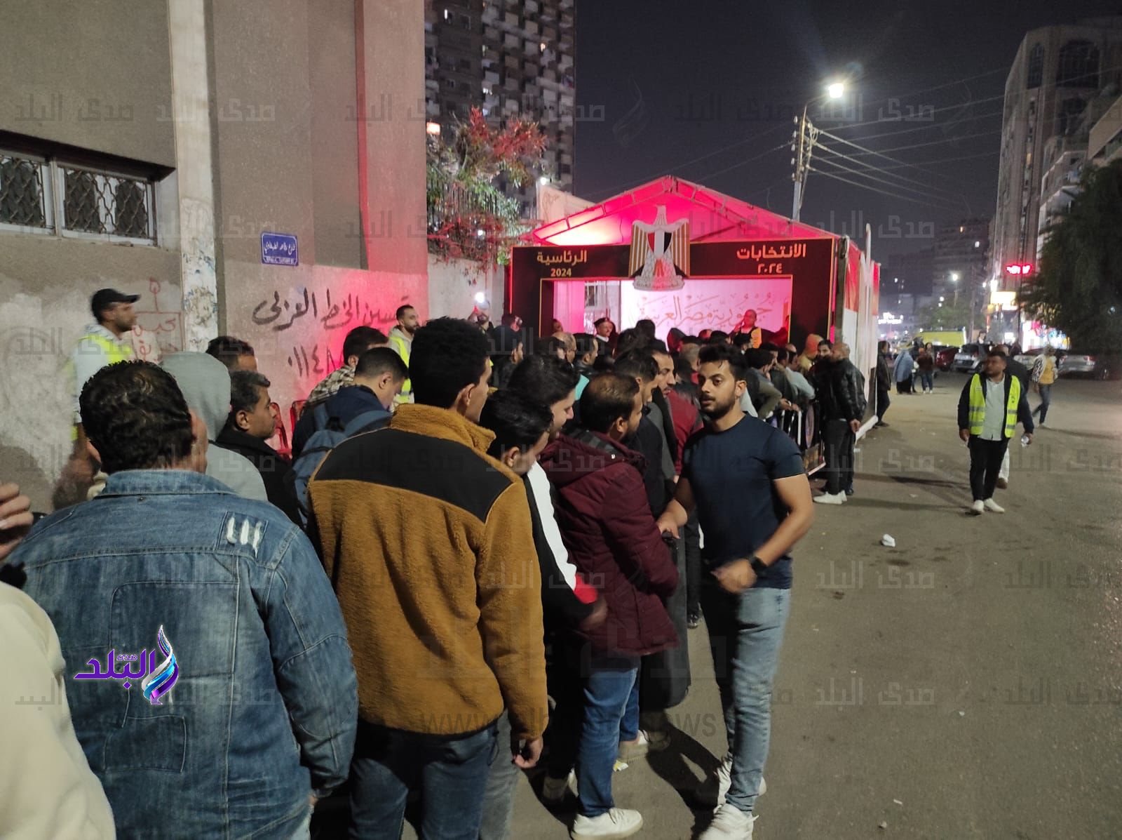 قبل انتهاء اليوم بساعات.. استمرار توافد عدد كبير من المواطنين للإدلاء بصوتهم الانتخابى