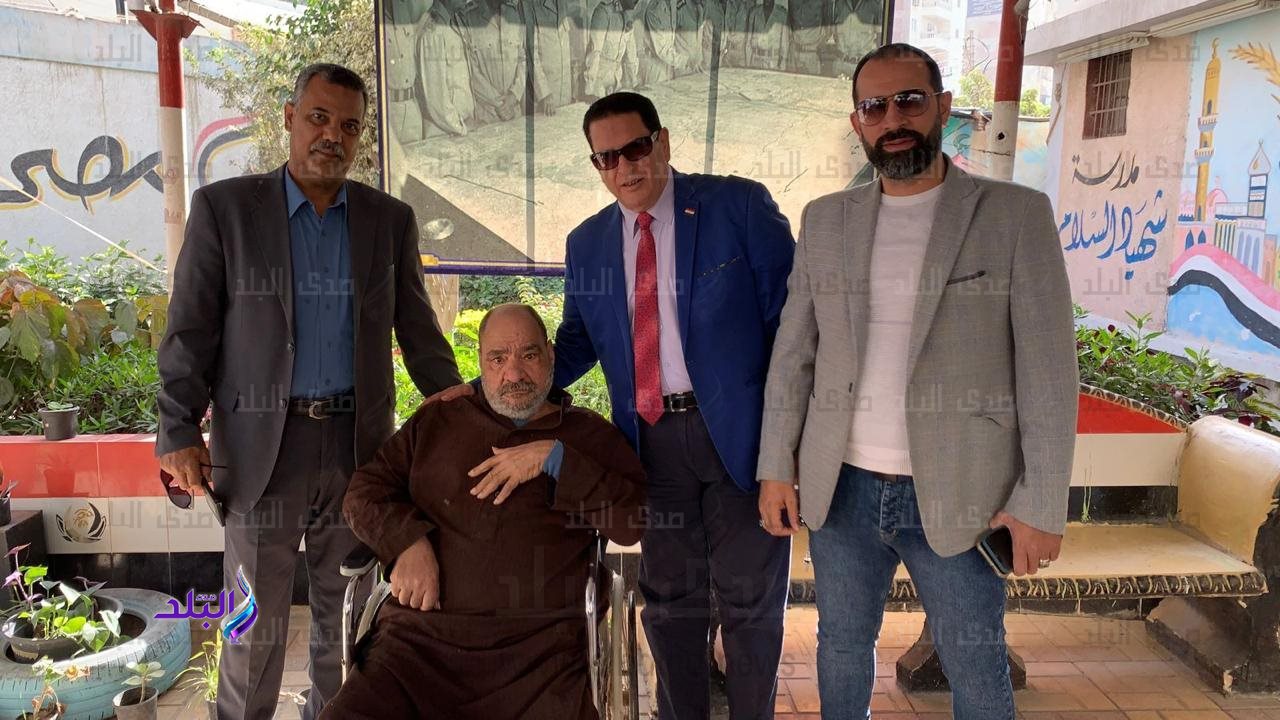 عم كمال أثناء الإدلاء بصوته الانتخابي في كفر الشيخ 