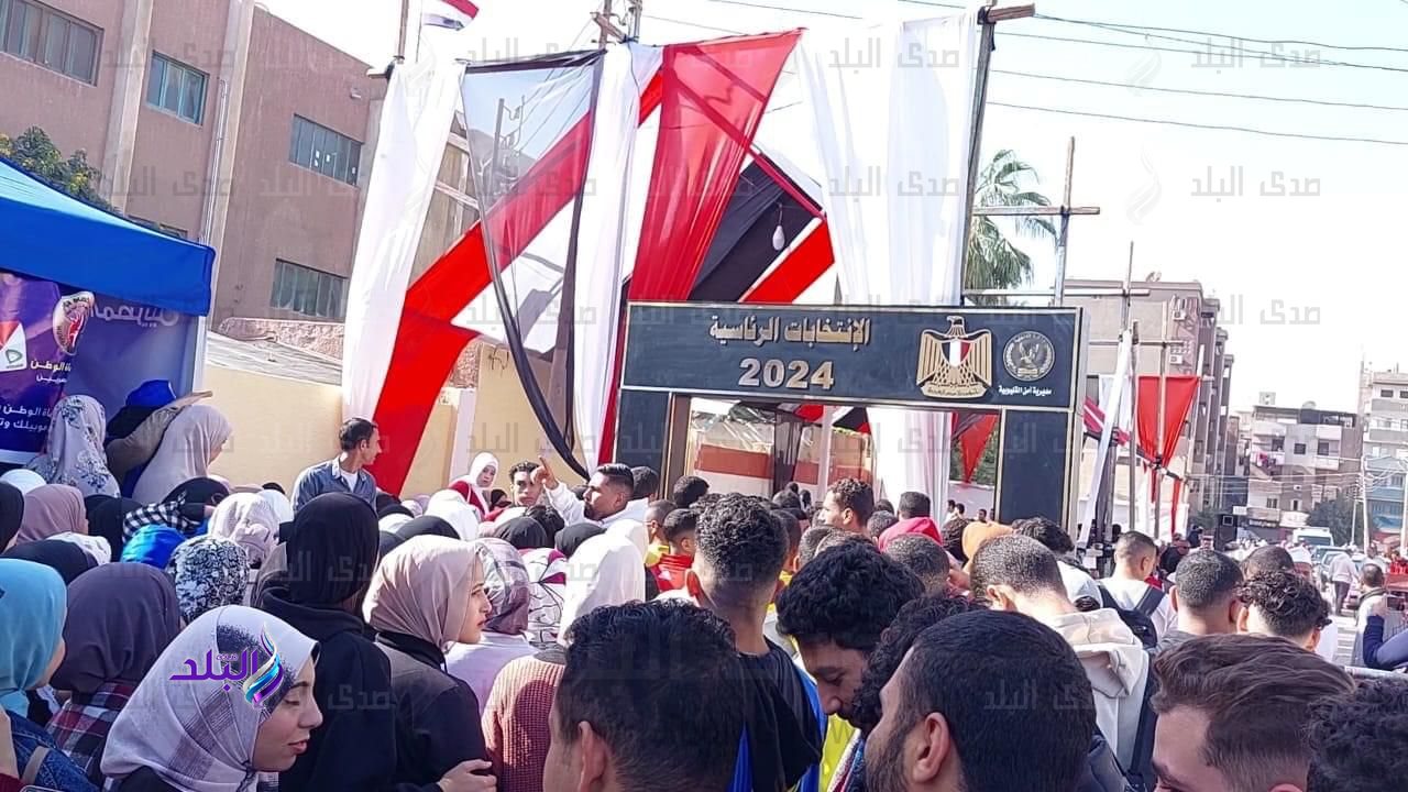 طلاب جامعة بنها