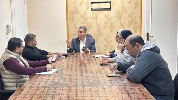 وكيل وزارة الصحة خلال الاجتماع