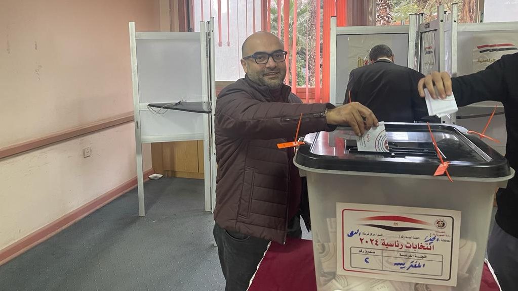 الكاتب الصحفي أحمد صبري