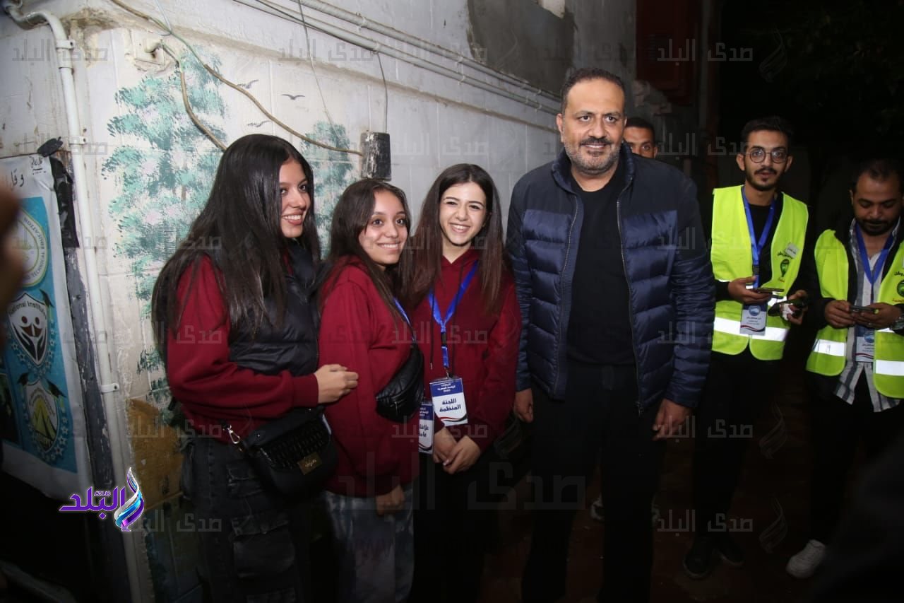 الفنان خالد سرحان يدلى بصوته الانتخابى