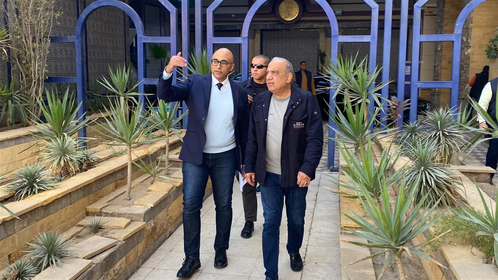 وزير قطاع الاعمال العام خلال جولته