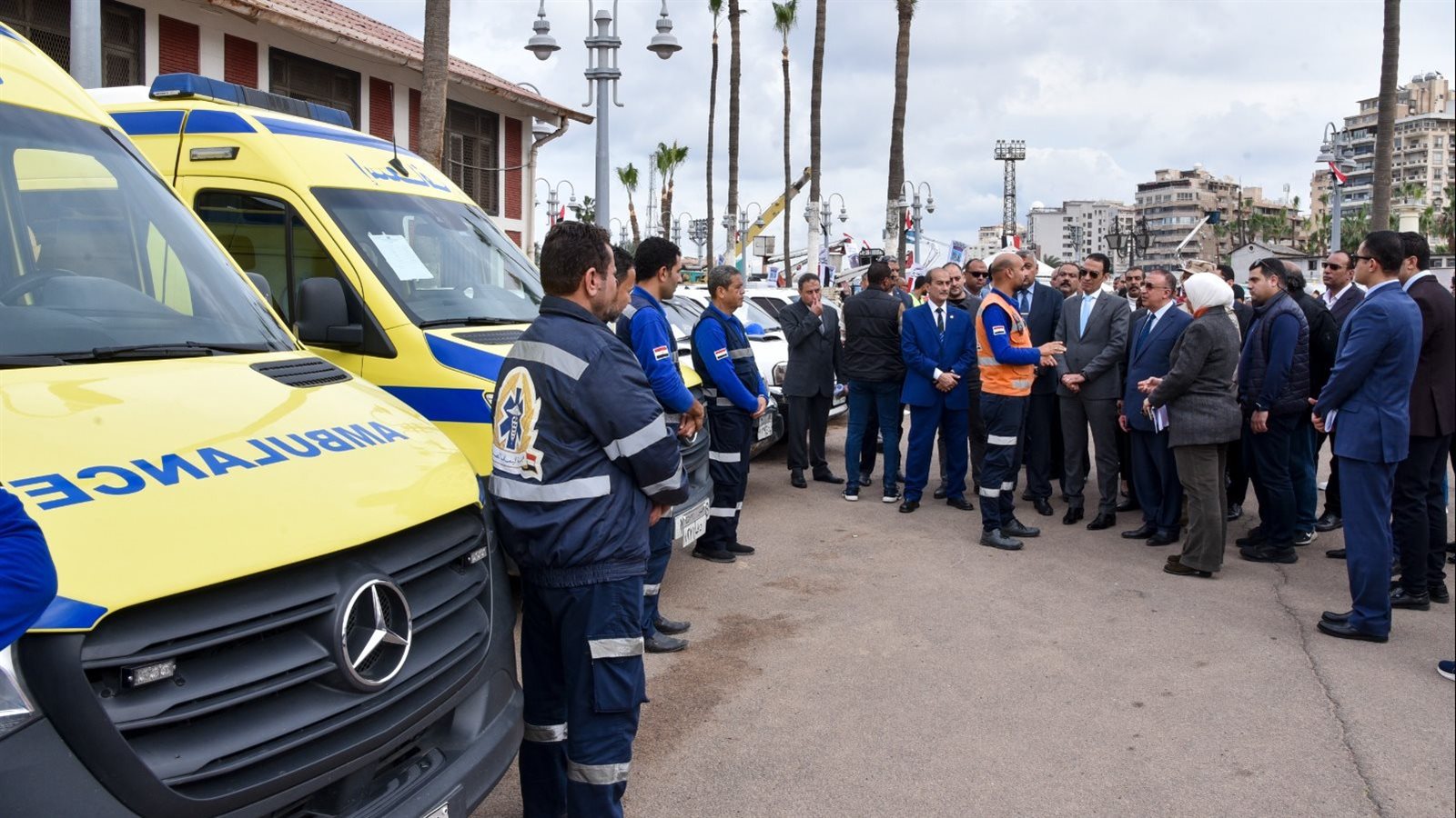 محافظ الإسكندرية يتفقد مركز السيطرة