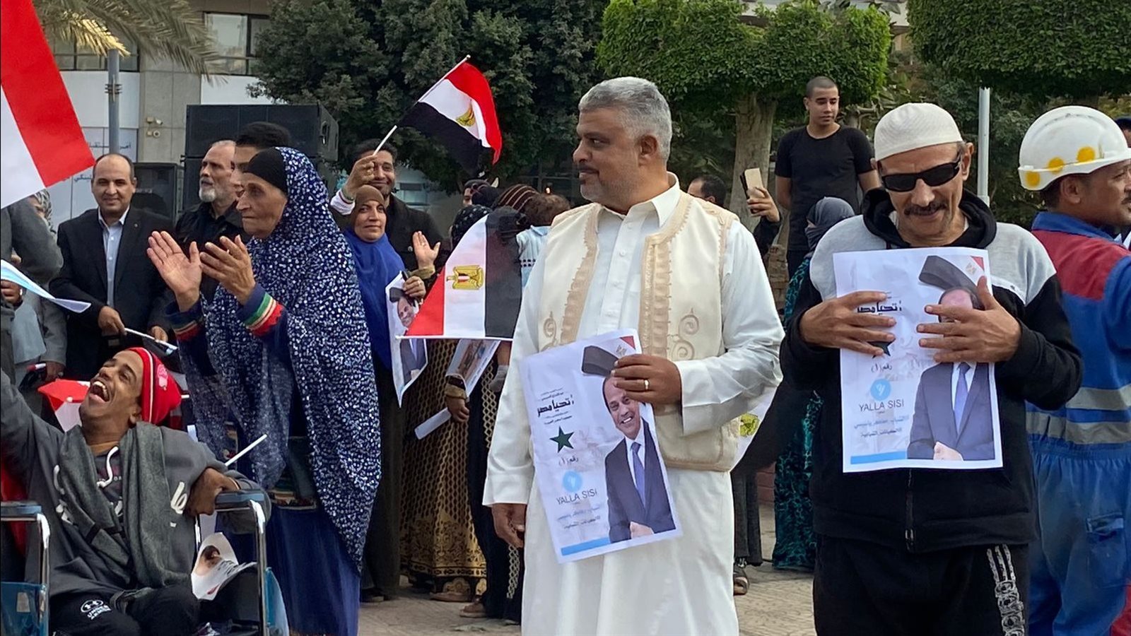 احتفالات بميدان مصطفى محمود