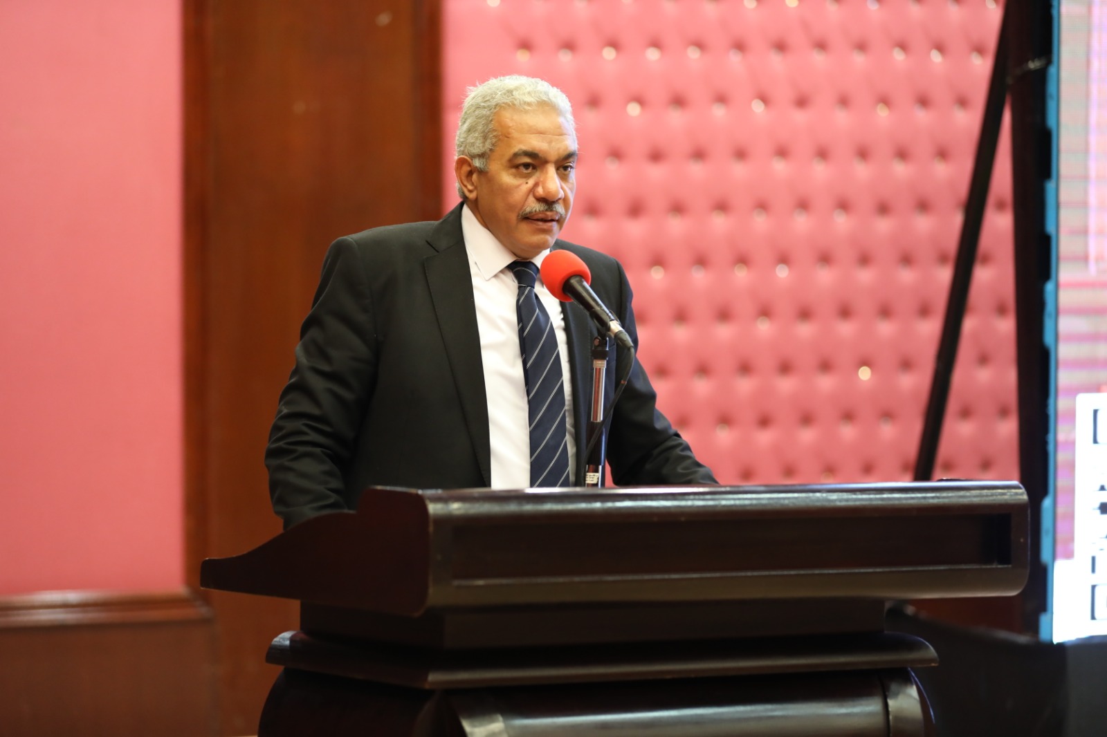 الدكتور محمود صديق رئيس جامعة الأزهر 