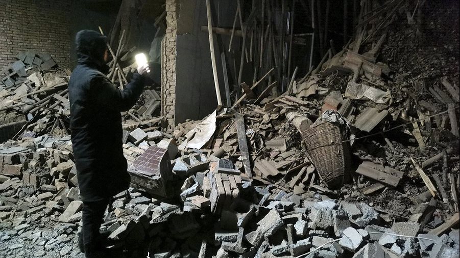 زلزال مدمر يضرب الصين