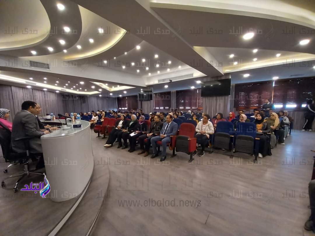 كلية الحقوق تعقد ندوة عن كيفية أداء محو الأمية