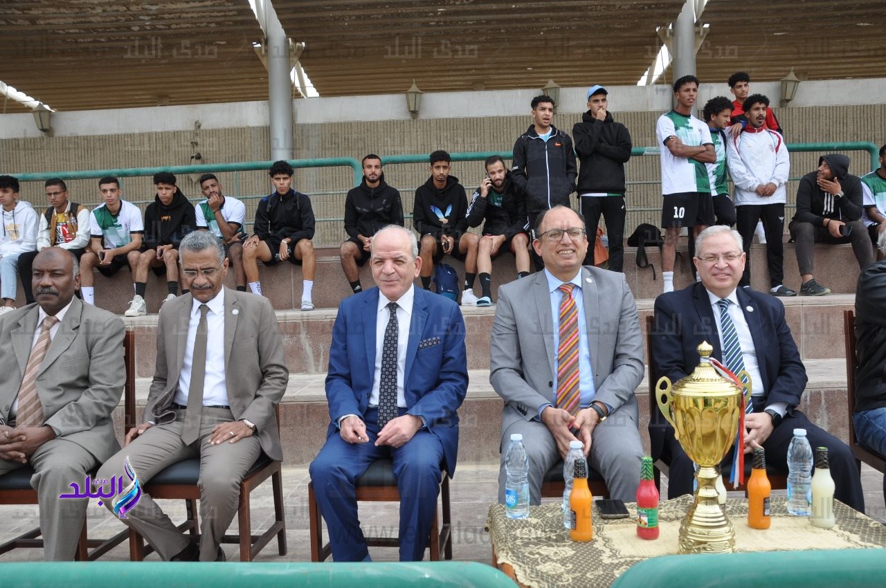 كلية التجارة وإدارة الأعمال تحرز المركز الأول في بطولة كرة القدم بكليات جامعة حلوان2