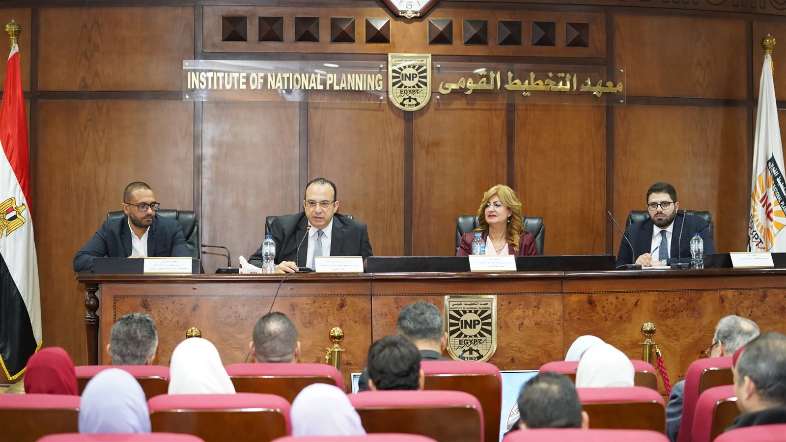 جانب من الندوه