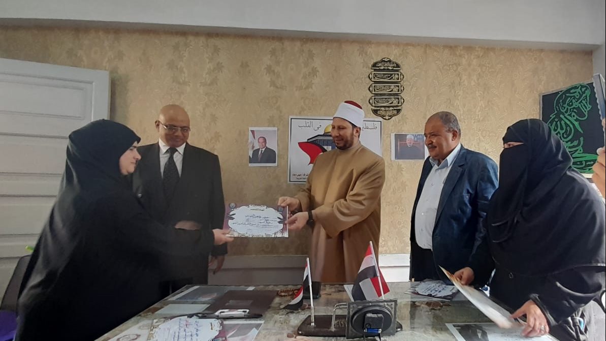 تكريم معلمي التربية الفنية بالإسكندرية 
