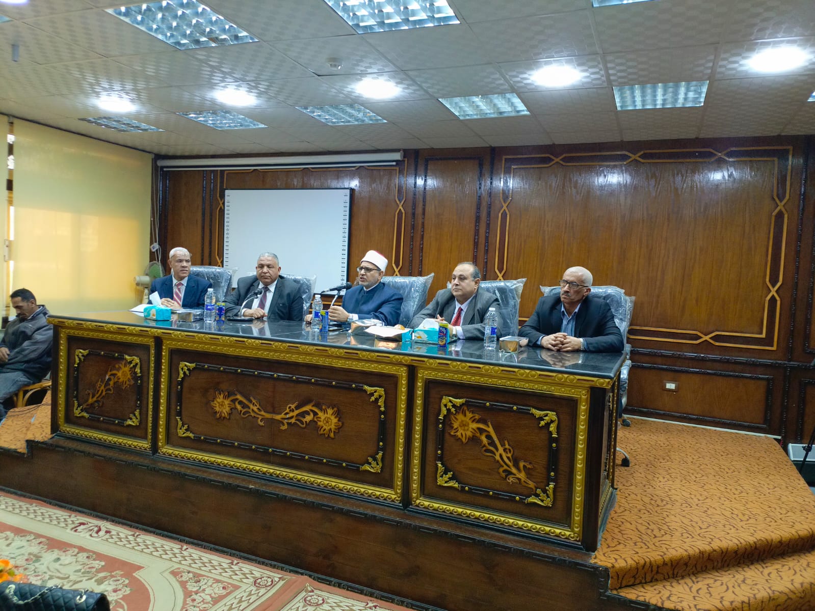 لقاء رئيس جامعة الأزهر مع عمداء الكليات 